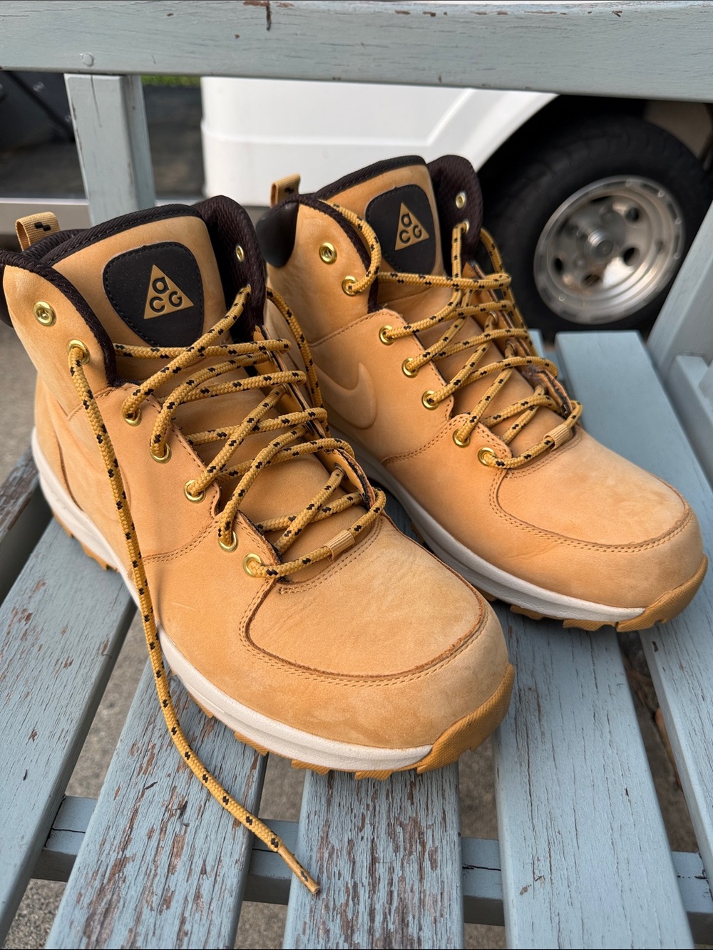 Nike ACG Tan Boots